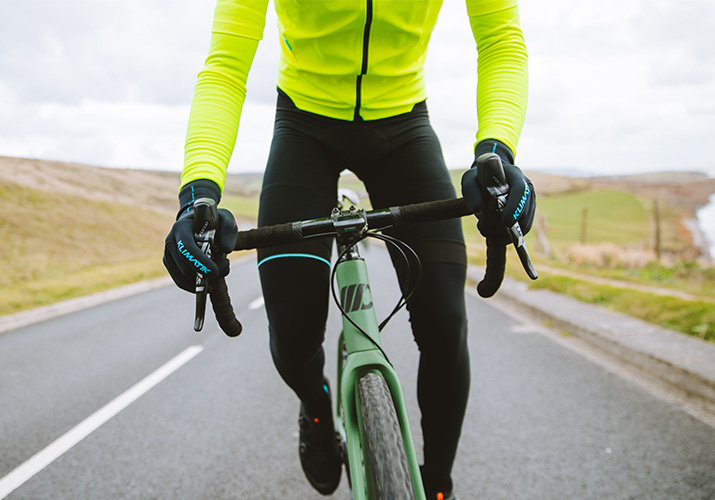 Najbardziej jaskrawa rowerowa odzież na zimowy sezon 2021