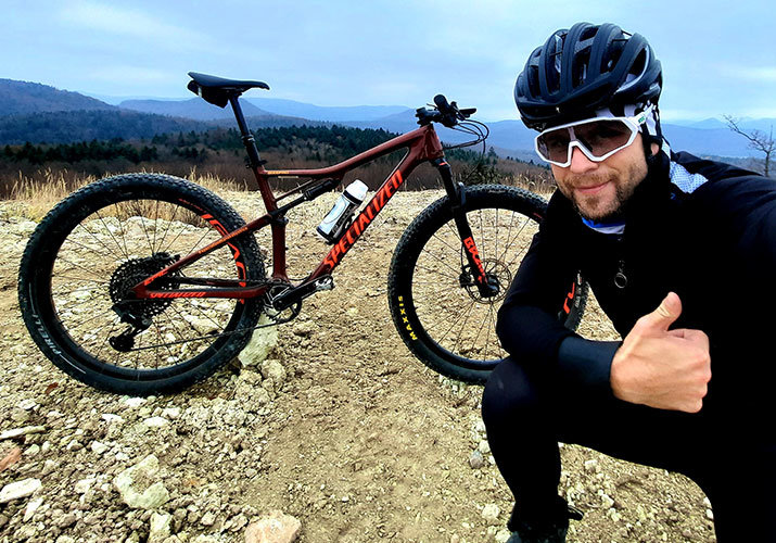 5 ZALET ODZIEŻY TERMICZNEJ DO UPRAWIANIA SPORTÓW ZIMOWYCH