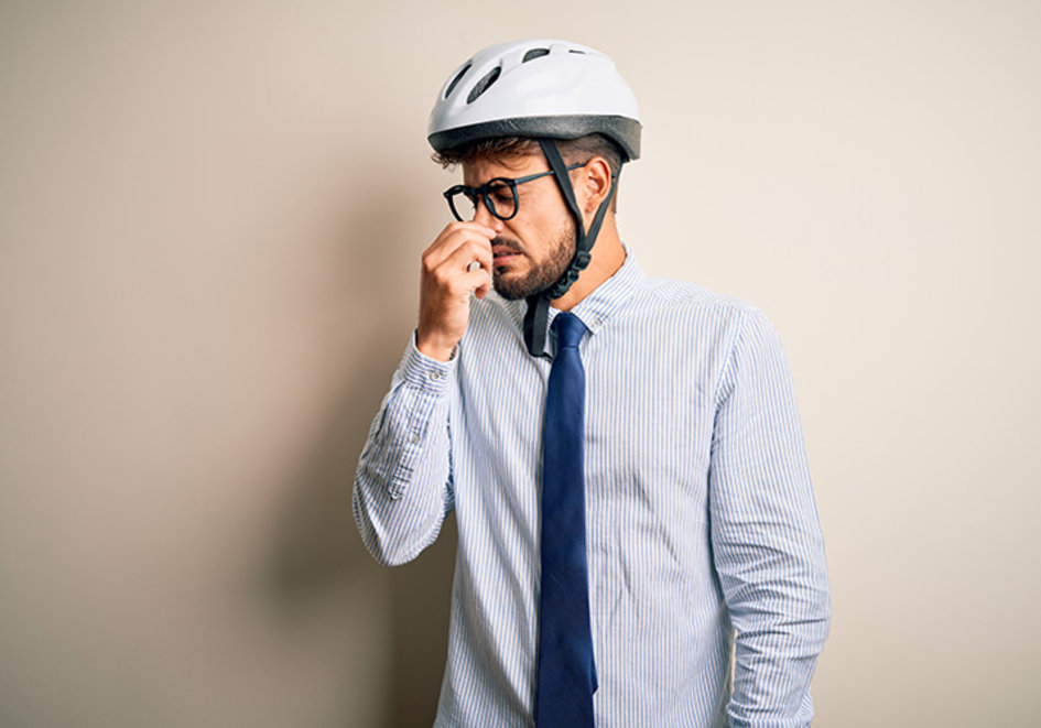 Ugh, śmierdzisz! Jak pozbyć się nieprzyjemnego zapachu na odzieży rowerowej i ochraniaczach?>