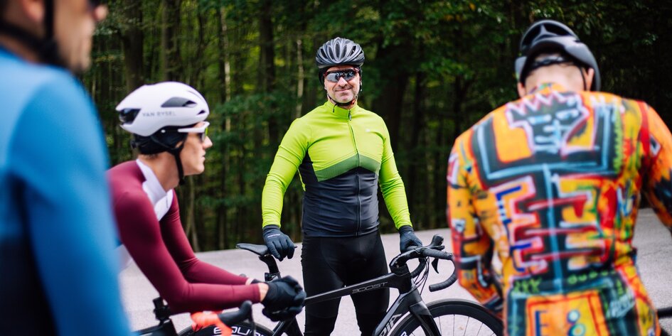 Dlaczego nie bać się kolorów? Wpuśćmy je do kolarskiej szafy!>