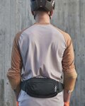 POC nerka - LAMINA HIP PACK - czarny