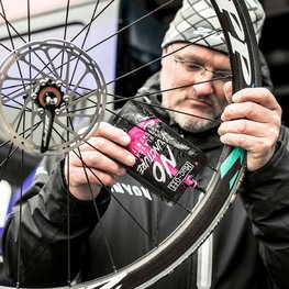 MUC-OFF łatka samowulkanizująca do opon - TUBELESS SEALANT